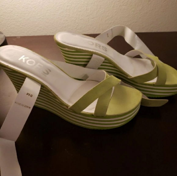 Michael Kors Sandals - Picture 5 of 7